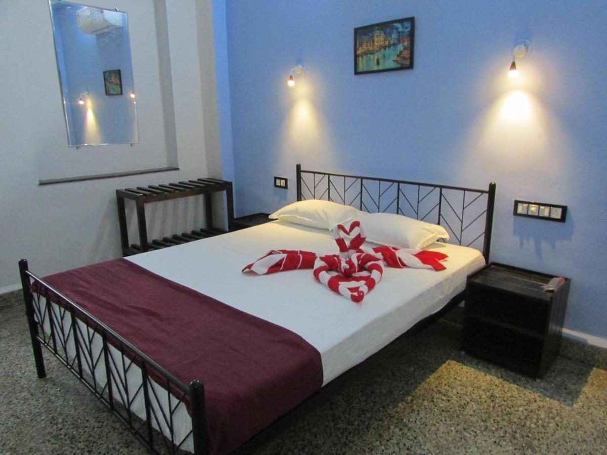 Sanrit Hotel GOA Exterior foto